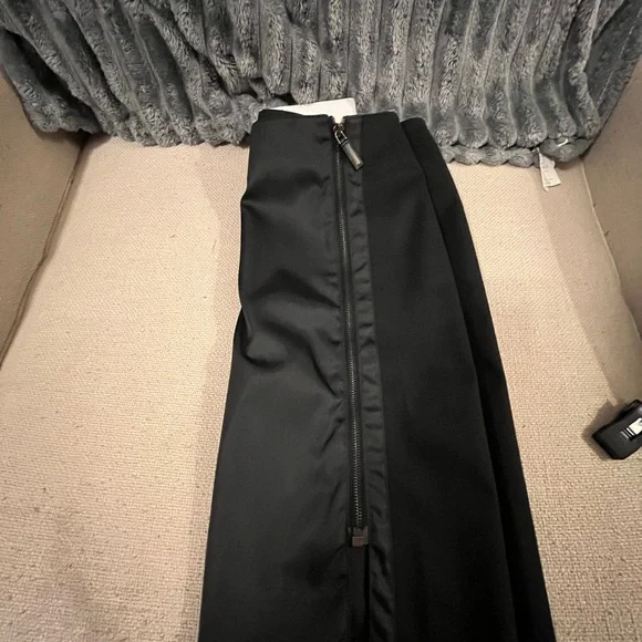 Prada Black Pencil Skirt with Zipper Accent - Picture 6 of 10